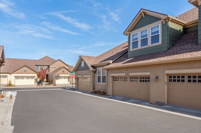 Building Photo - Modern Comfort Meets Mountain Convenience in This Littleton Home!!