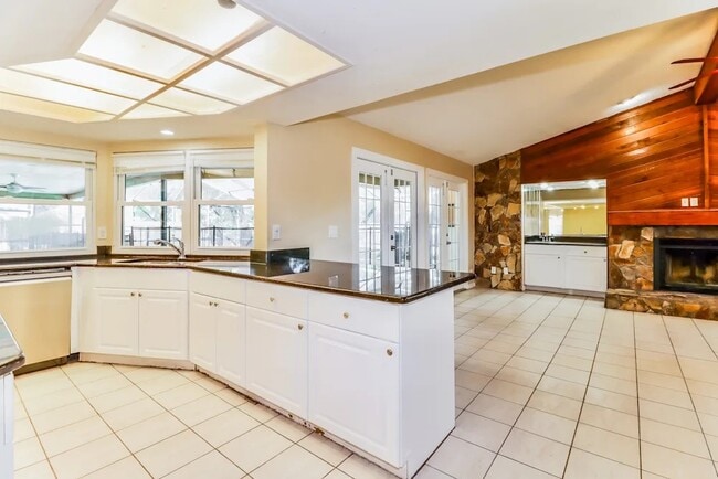 Building Photo - 2997 Farnham Way