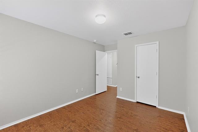 Building Photo - 407 Eisenhower Ln