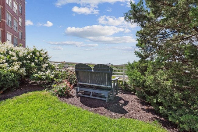 Building Photo - 333 W Mifflin St