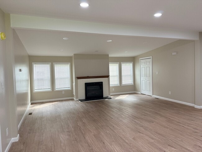 Building Photo - 300 Herring Run Rd