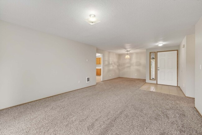 Building Photo - Spacious Single-Level Living with a Private Fenced Backyard