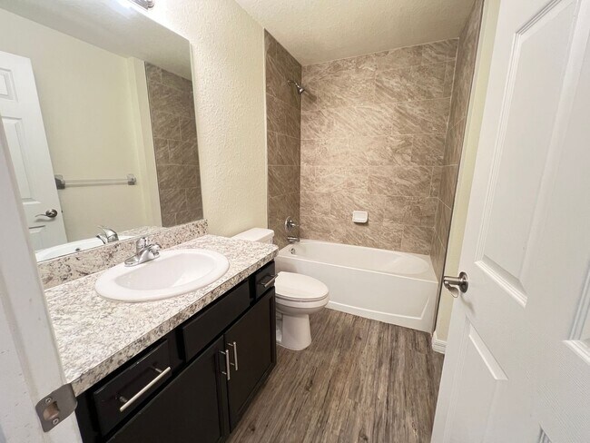 Building Photo - Beautiful 3 BD/2BA Home in Beautiful Ocala!!!