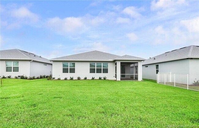 Building Photo - 10596 SW Morning Glory Dr