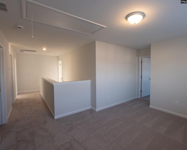 Building Photo - 3024 Hallsdale Dr