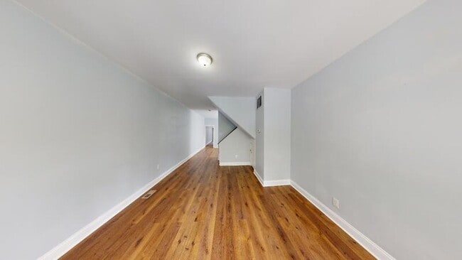 Building Photo - 706 E 43rd St