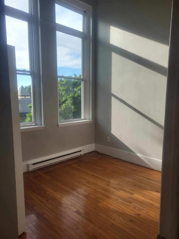 Building Photo - 1675 avenue b Ave