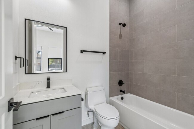 Building Photo - New Construction Townhome For Lease downtown Tampa, Ybor City, Gas Worx