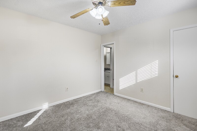 Building Photo - 901 Raguet St