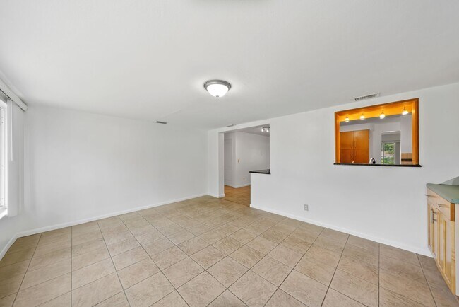 Building Photo - Move In Ready 3/2