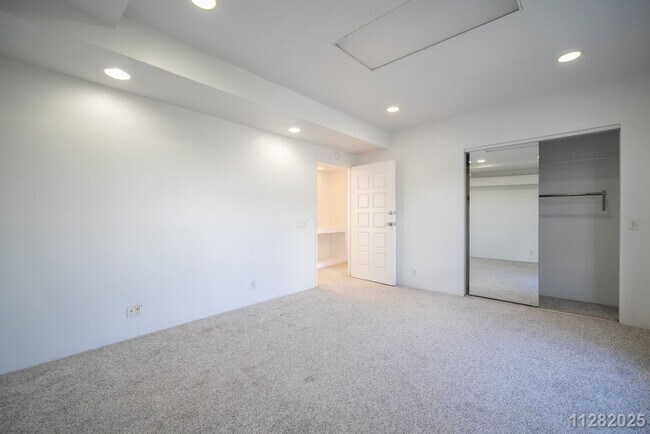 Building Photo - $3650.00 | 4bd/1.5ba Duplex in Pacific Palisades Pearl City