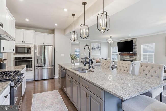 Building Photo - 9202 Wood Creek Cir