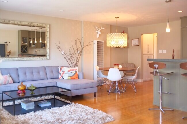 Living room space - 2431 3rd St