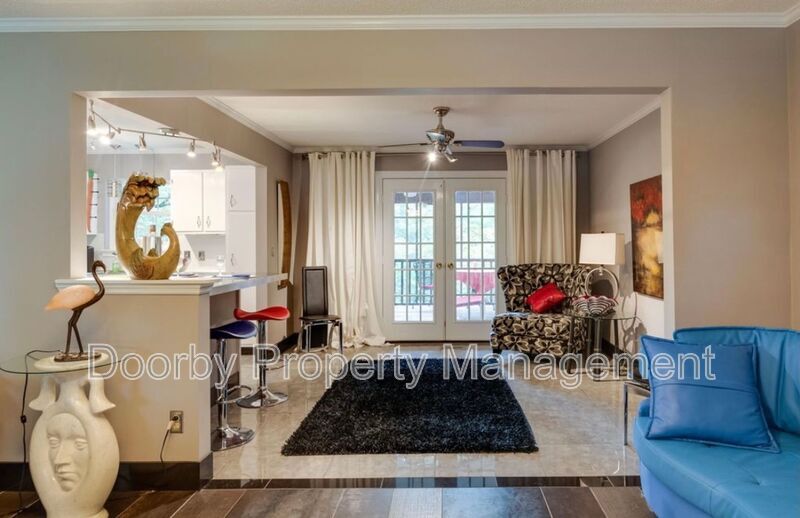Building Photo - 4557 Ravenwood Dr N