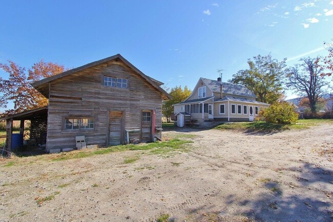 Building Photo - 3344 W South Slope Rd