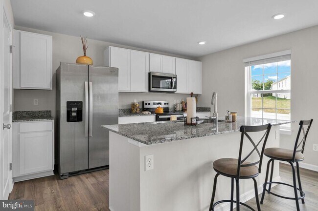 Building Photo - 3148 White Tail Dr