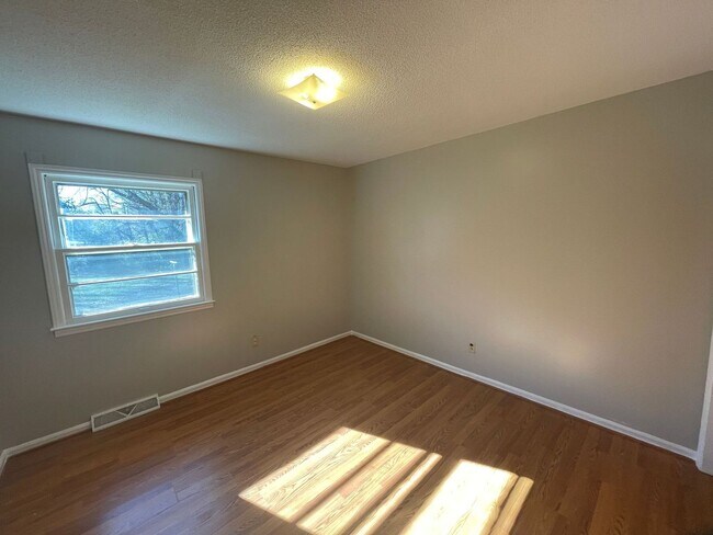 Building Photo - SHJ116-304 Davis Road