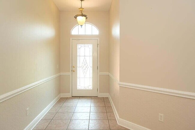 Building Photo - Spacious 3-Bedroom Sanctuary in gated comm...
