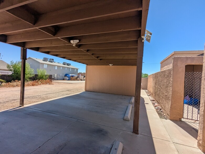Building Photo - 1477 E 27th Ave