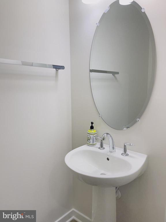 Building Photo - 24158 Thurso Sq