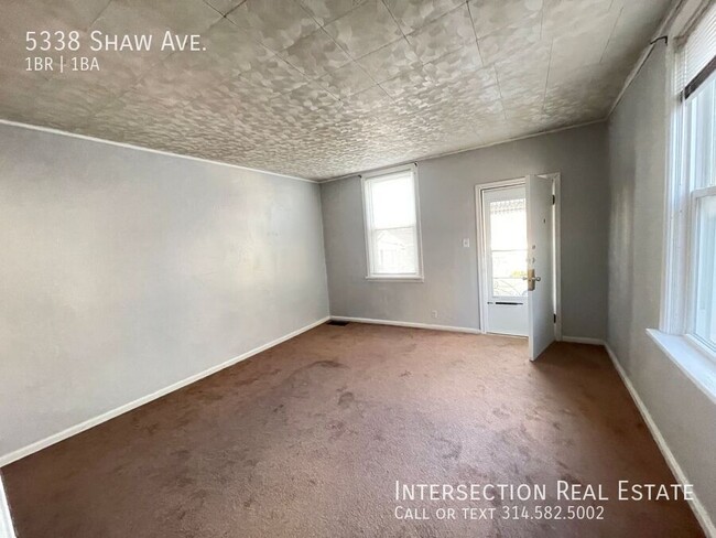 Building Photo - Spacious 1 Bedroom on The Hill, Easy Walki...