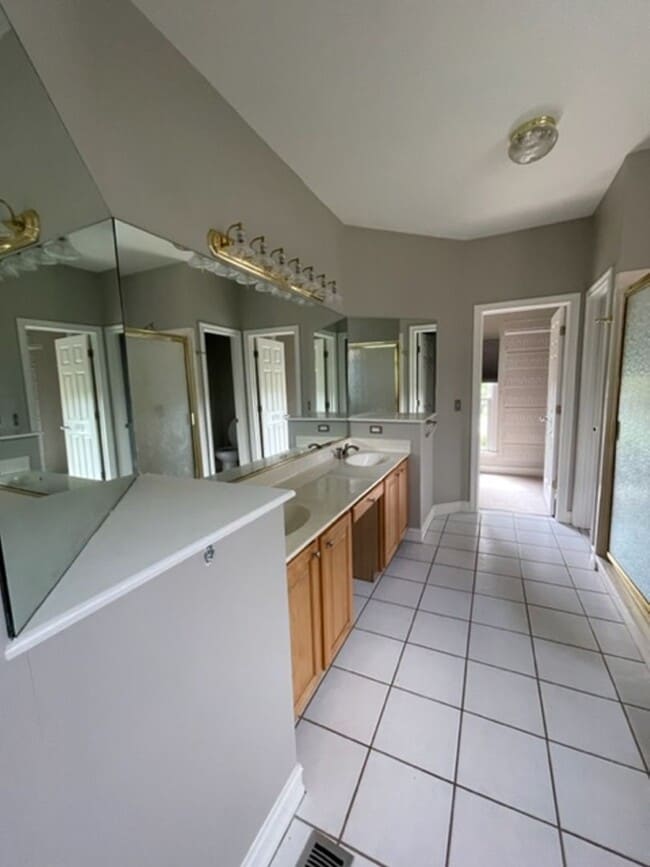 Building Photo - West Knoxville, Farragut 37934 - 4 bedroom, 3.5 bath, 2 Story Brick Home -Contact Debra Johnson (...