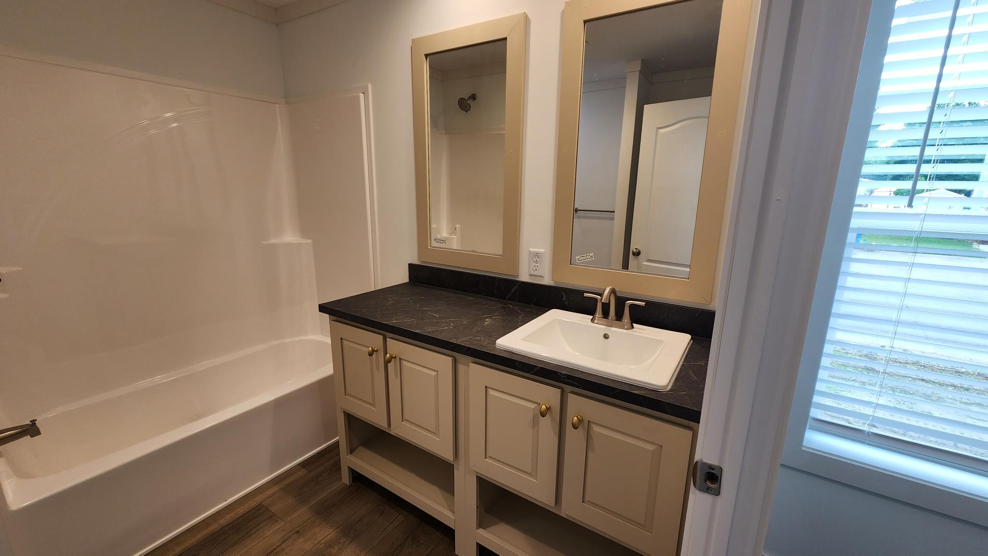 Building Photo - 3735 Pinoak St