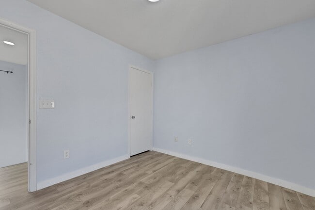 Building Photo - Updated Two-Story 3 bed/2.5 bath Home with Open Kitchen, Attached 1 Car Garage & Modern Flooring ...
