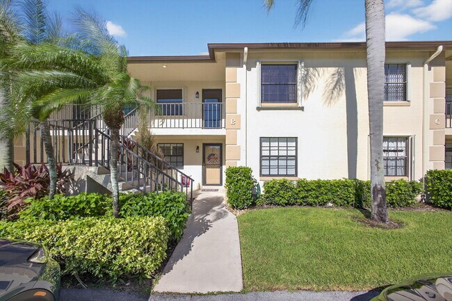 Building Photo - 202 Pinecrest Cir