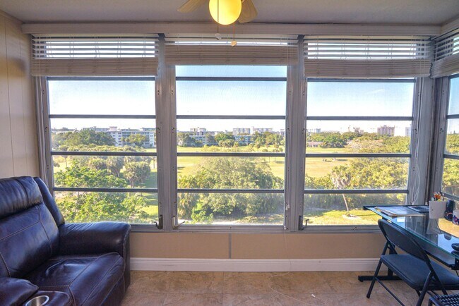 Building Photo - 2661 S Course Dr