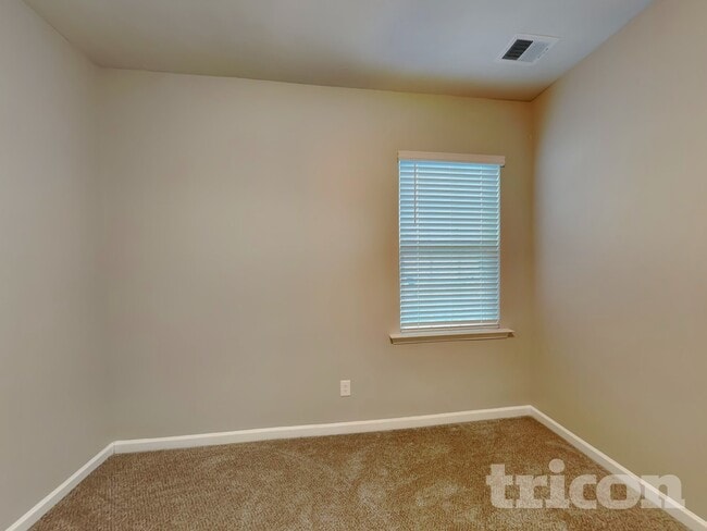 Building Photo - 1250 Aurora Glen Dr