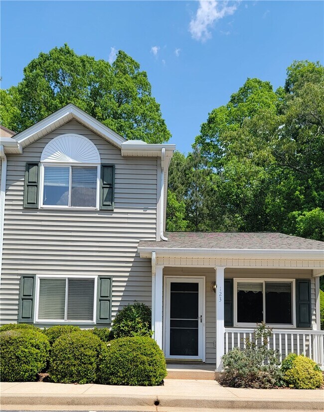 Building Photo - 123 Perkins Pl