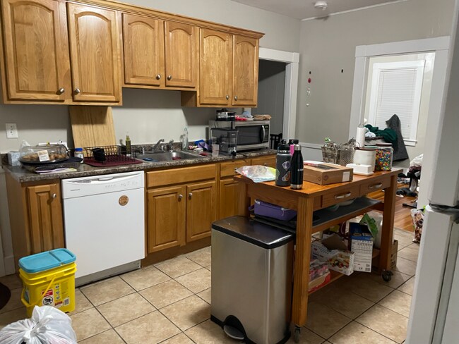 Building Photo - 46 Peirce St