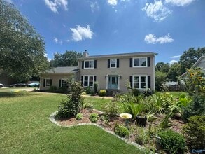 Building Photo - 915 Highland Dr