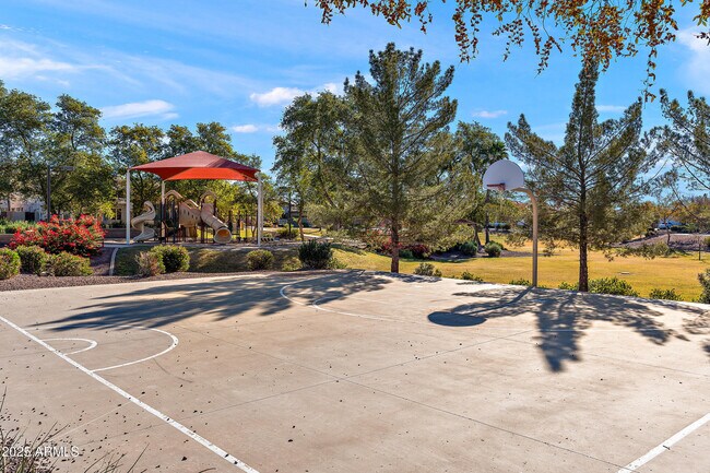 Building Photo - 242 Pacific Dr