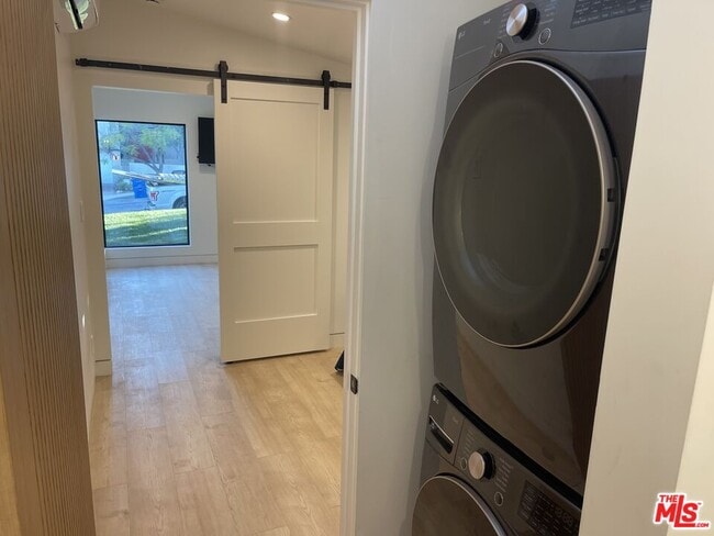 Building Photo - 4234 Ellenita Ave