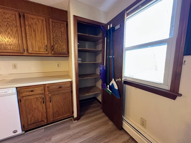 Building Photo - 33 Elwood Ave