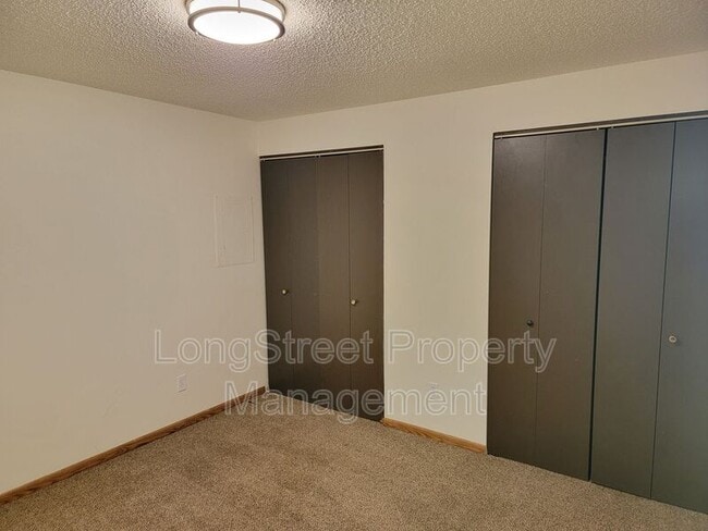 Building Photo - 627 3rd St