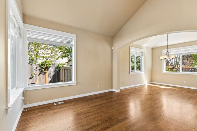 Building Photo - 5 Bedroom 3 Bath Home in Bothell Beaumont Sub Division $4300