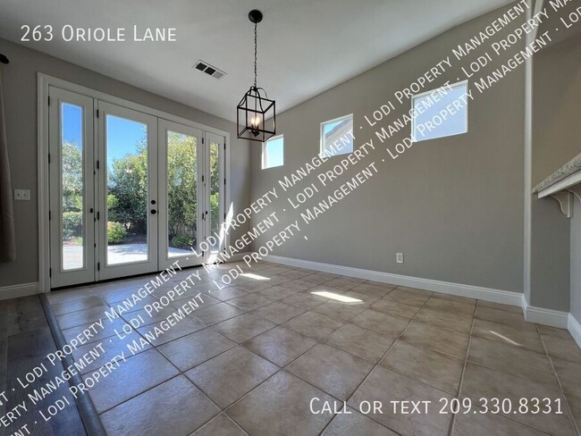 Building Photo - 263 Oriole Ln