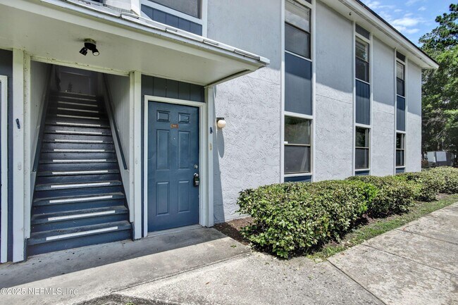 Building Photo - 10825 Key Haven Blvd
