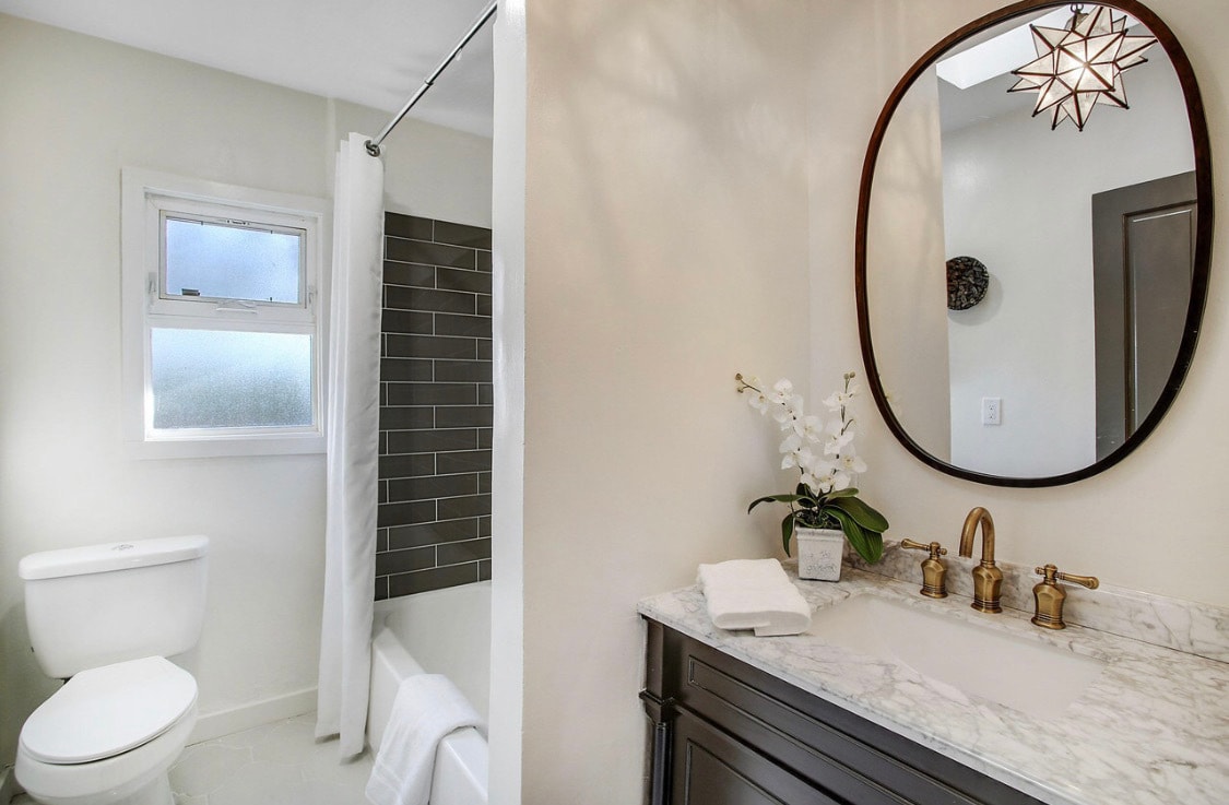 Building Photo - 512 Sandia St