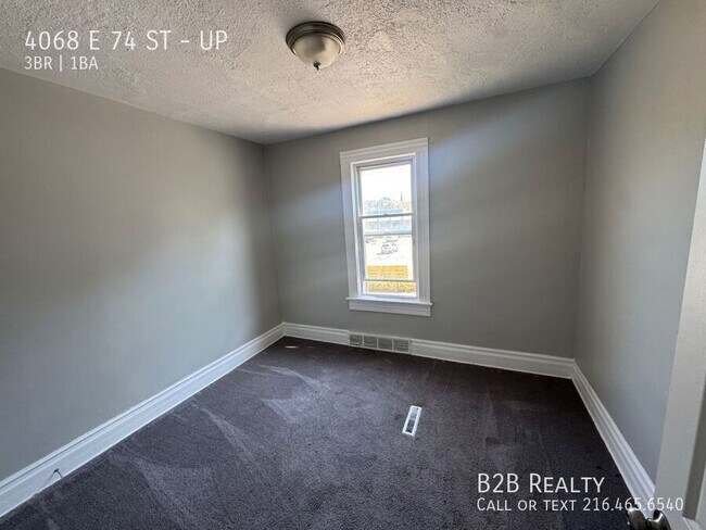 Building Photo - 4068 E 74th St