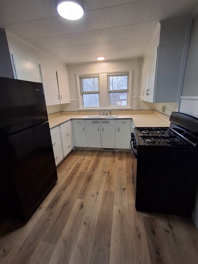 Building Photo - 105 Orchard St