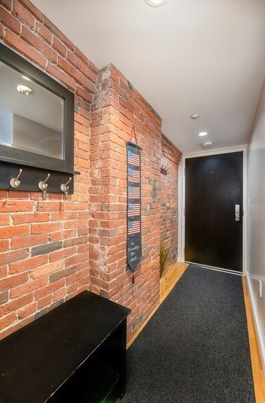 Building Photo - 99-105 Broad Street Unit 6G