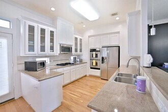 Building Photo - 2410 Dorrington St