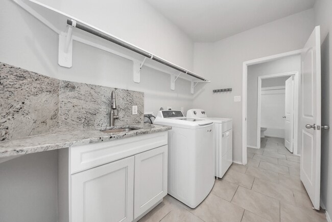 Building Photo - 4618 Terrazza Verde Dr