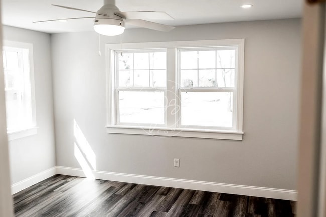 Building Photo - FULLY RENOVATED HOME NEAR DOWNTOWN PERRYSBURG | 3 BED | 2.5 CAR GARAGE | FENCED YARD