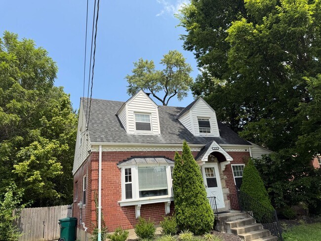 Building Photo - Cute Cape Cod 3 bed, 1.5 bath - READY NOW!