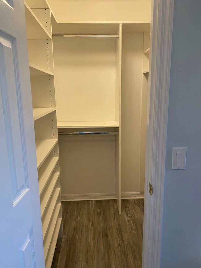 Building Photo - 304 Acadia Dr
